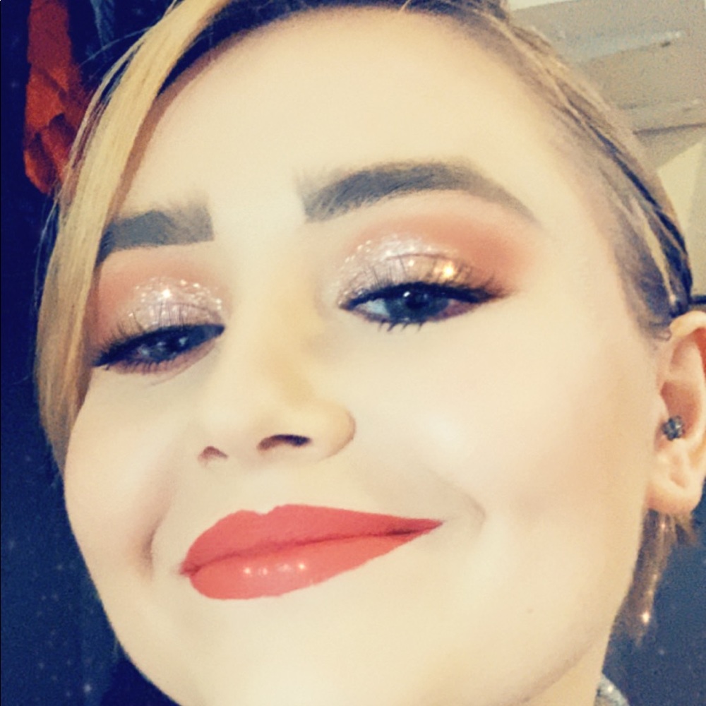 Meet your Posher, Marissa